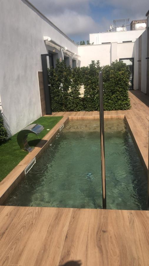 Lo Hotel Del Poblet Ел Побленоу дел Делта Екстериор снимка